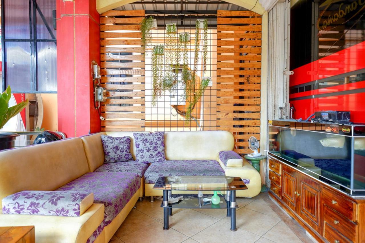 Pandawa Guest House At Ngaliyan Square Mitra Reddoorz Semarang Exterior photo