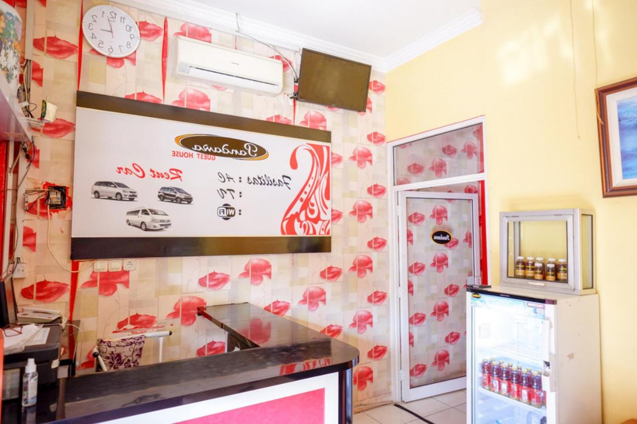 Pandawa Guest House At Ngaliyan Square Mitra Reddoorz Semarang Exterior photo