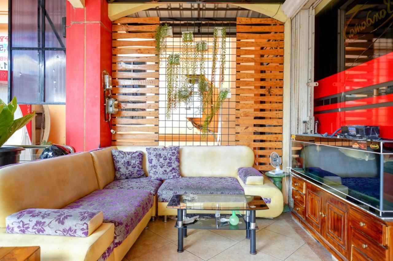 Pandawa Guest House At Ngaliyan Square Mitra Reddoorz Semarang Exterior photo